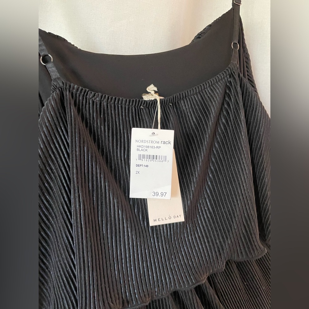 NWT Pleated Pantsuit, stretchy and shiny! - Picture 3 of 4